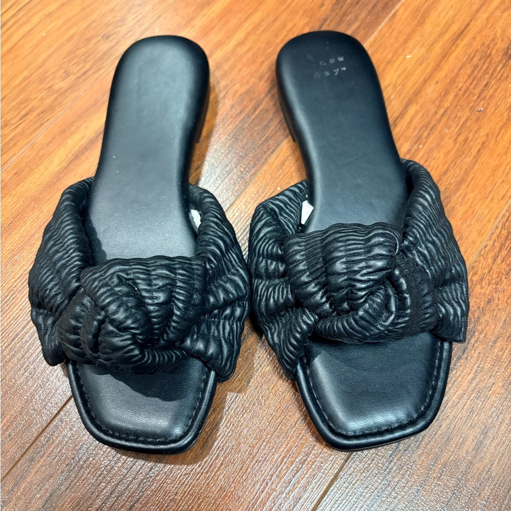 Black Braided Knot Slide Sandals – Size 8